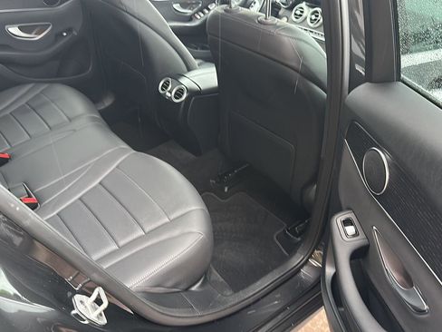 Used 2021 Mercedes-Benz GLC 300 4MATIC image 27