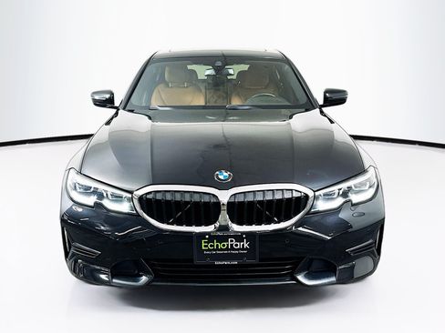 Used 2022 BMW 330i Sedan w/ Convenience Package RWD image 2