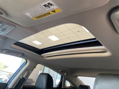 Used 2018 Honda Civic EX-L image 10