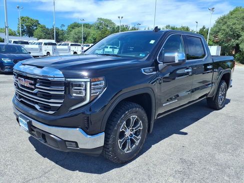 Used 2025 GMC Sierra 1500 SLT AWD/4WD image 8