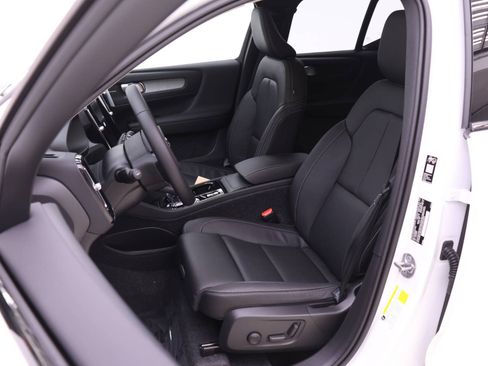 New 2026 Volvo XC40 B5 Plus w/ Climate Package image 7