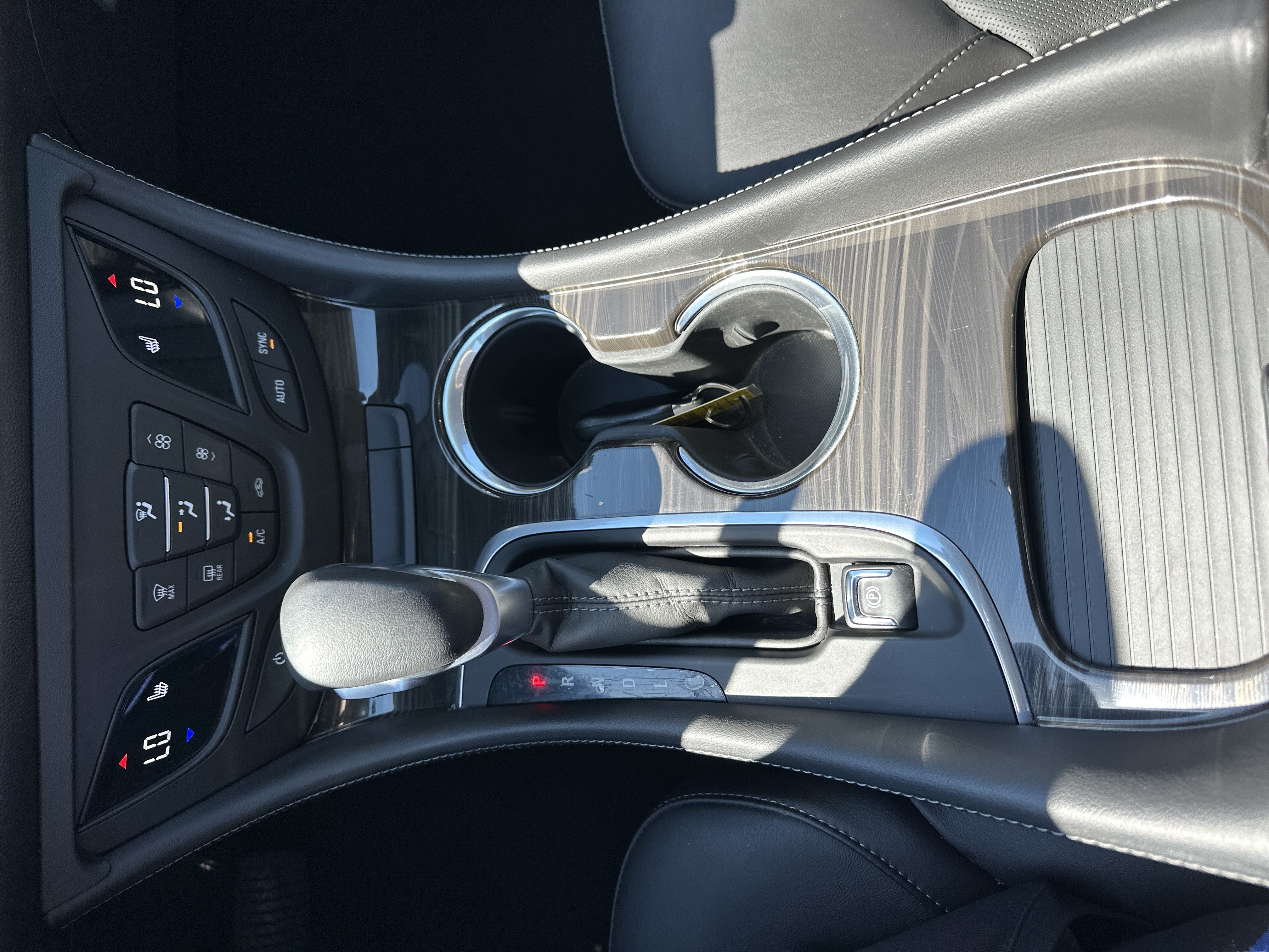 Used 2019 Buick Envision Essence FWD image 24