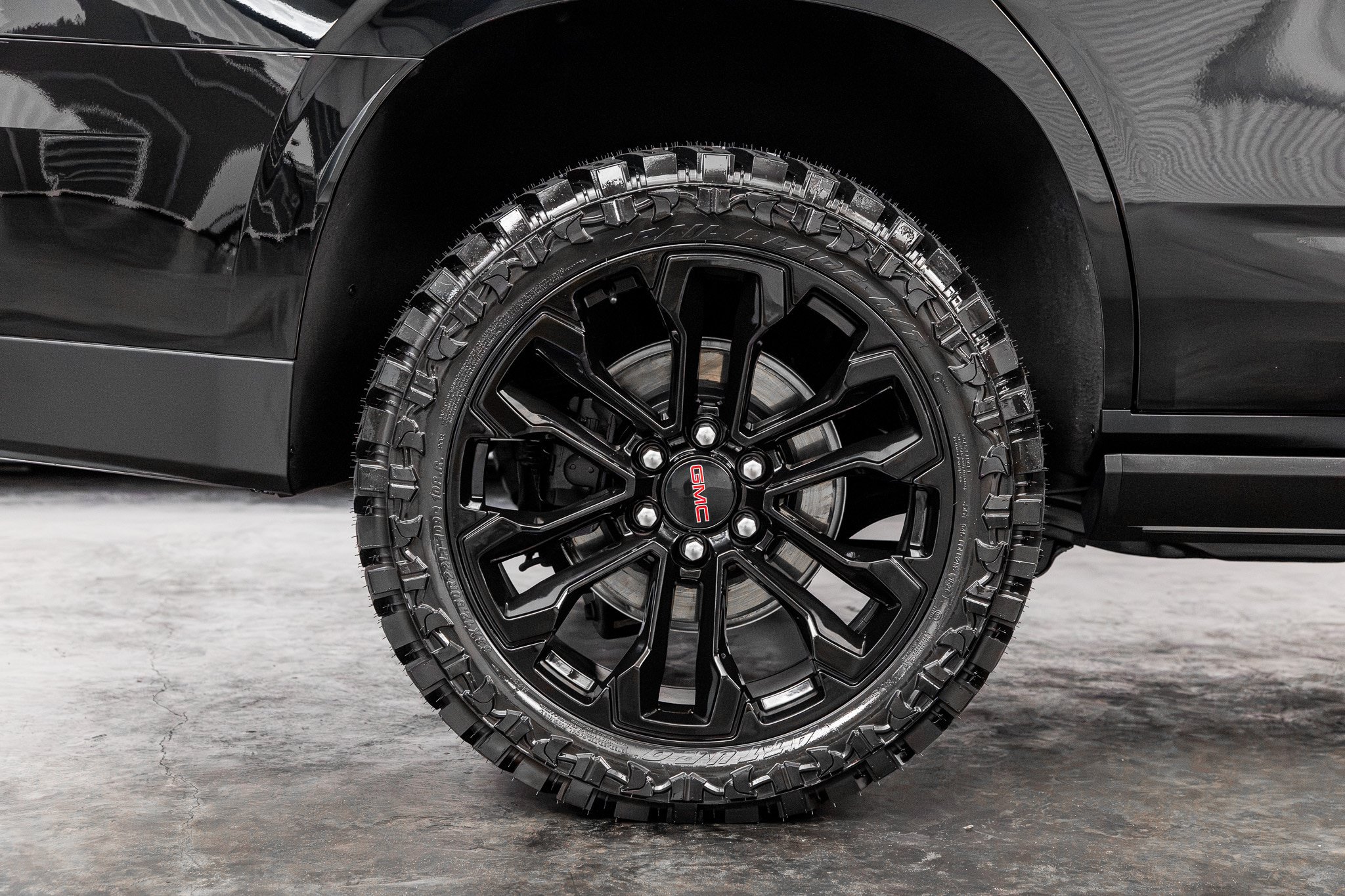 Used 2026 GMC Yukon AT4 Ultimate w/ LPO, Floor Liner Package AWD/4WD image 26