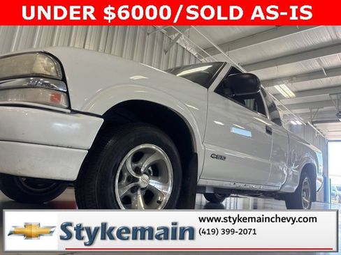 Used 2000 Chevrolet S10 Pickup LS w/ Preferred Equipment Group image 9