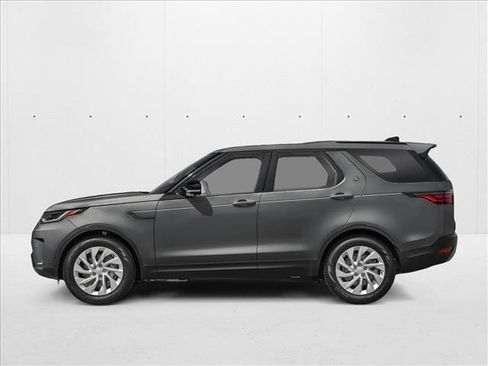 New 2026 Land Rover Discovery S image 3