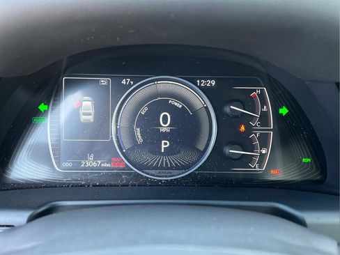 Certified 2022 Lexus ES 300h w/ Premium Package image 27