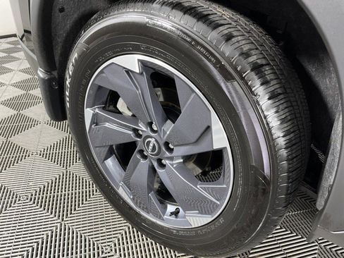 Used 2026 Nissan Rogue SV FWD image 13
