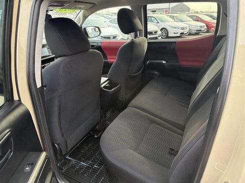 Used 2018 Toyota Tacoma SR5 image 14