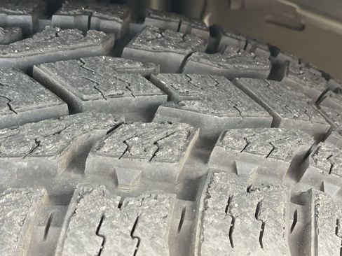 Used 2020 Jeep Gladiator Overland w/ Dual Top Group image 34