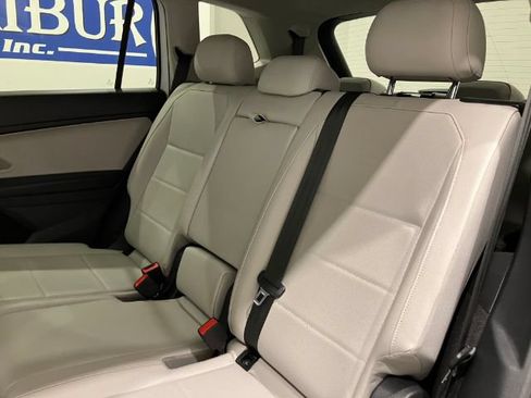 Used 2020 Volkswagen Tiguan SEL w/ 3rd Row Seat Package AWD/4WD image 38