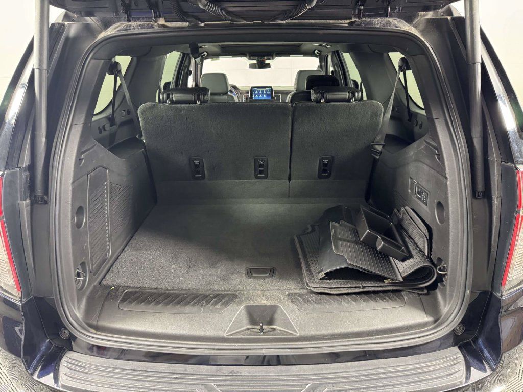 Used 2022 Chevrolet Suburban LT w/ LT Signature Package AWD/4WD image 14