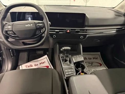 Used 2026 Kia Sportage LX FWD image 13