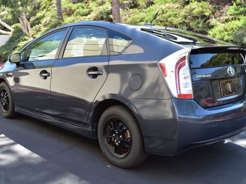 Used 2015 Toyota Prius Three FWD image 6