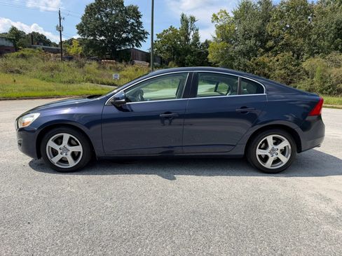 Used 2012 Volvo S60 T5 FWD image 2