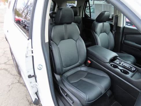 Certified 2023 Honda Pilot Touring image 20