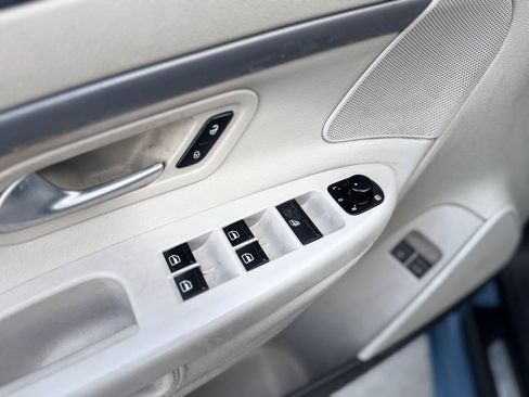 Used 2010 Volkswagen Eos Komfort FWD image 10