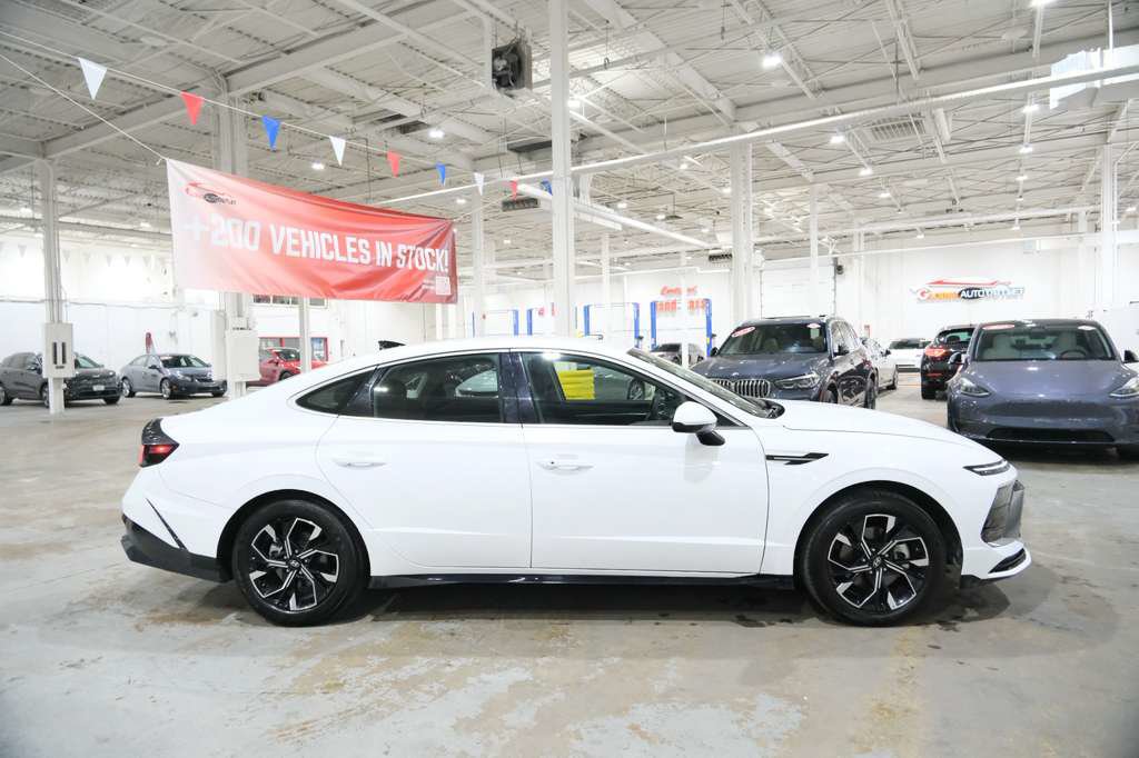 Used 2025 Hyundai Sonata SEL FWD image 13
