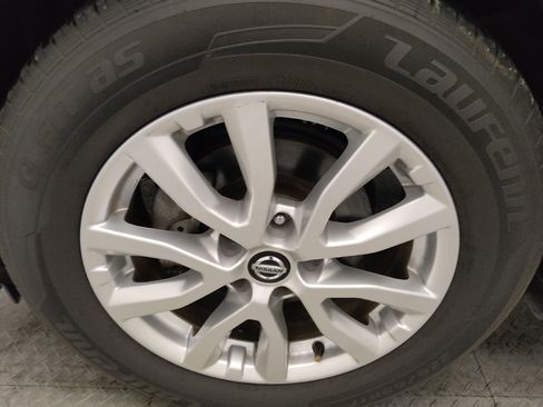 Used 2019 Nissan Rogue S image 31