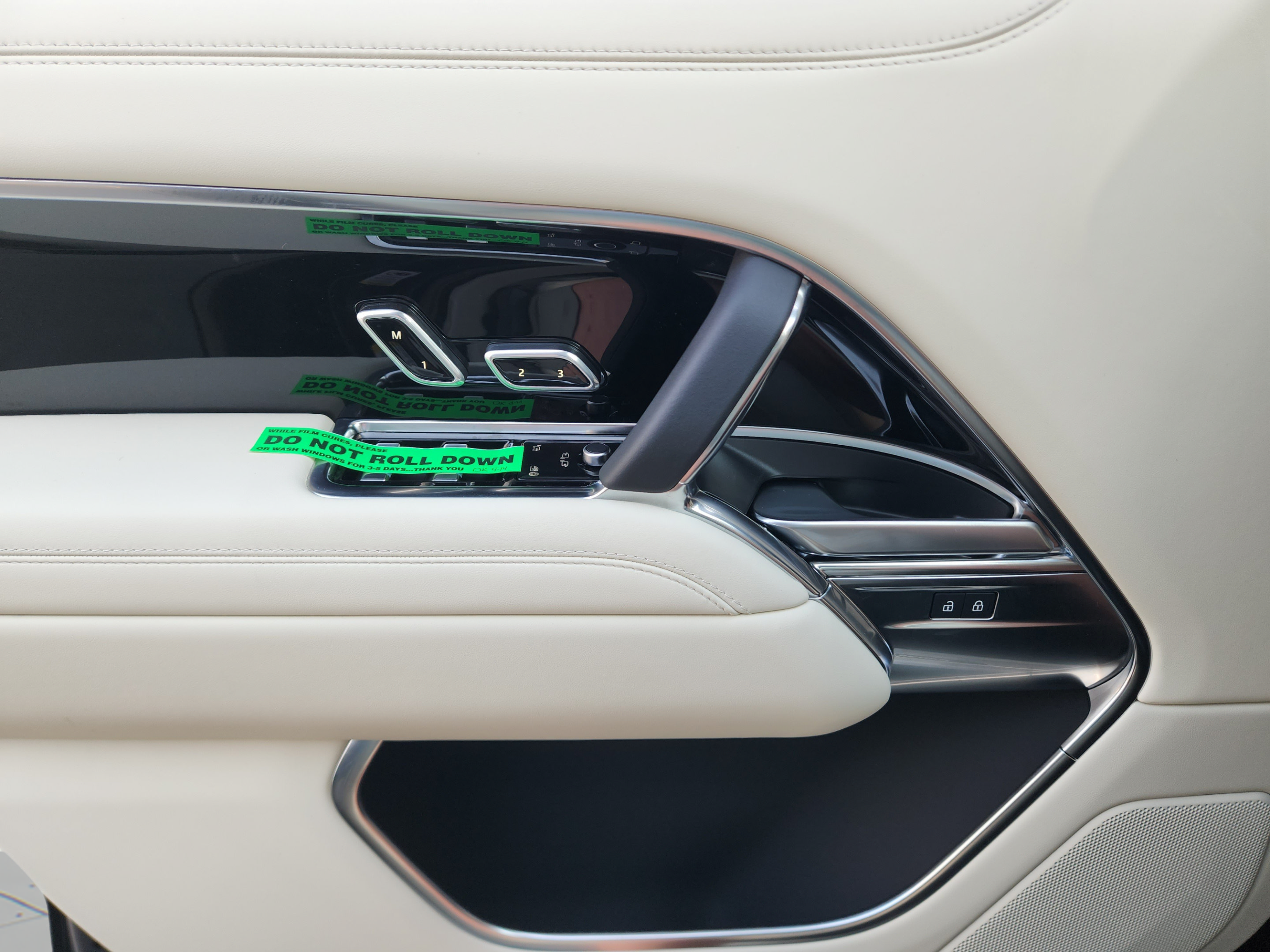 New 2026 Land Rover Range Rover SE AWD/4WD image 16