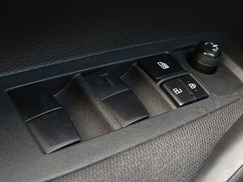 Used 2022 Toyota Corolla LE image 16