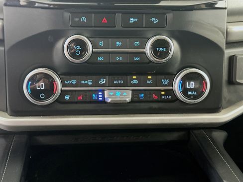 Used 2024 Ford Expedition Max XLT image 23