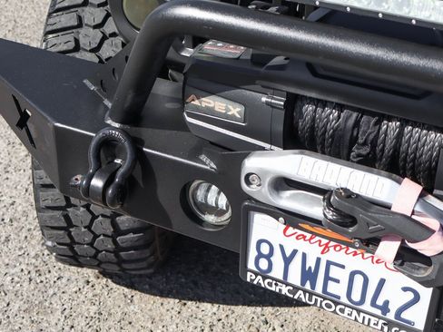 Used 2018 Jeep Wrangler Unlimited Sport S image 40