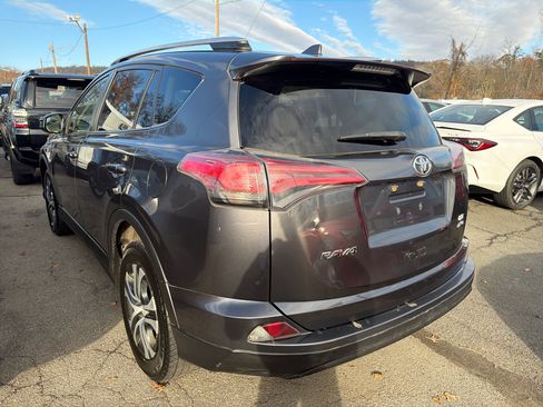 Used 2016 Toyota RAV4 LE image 12