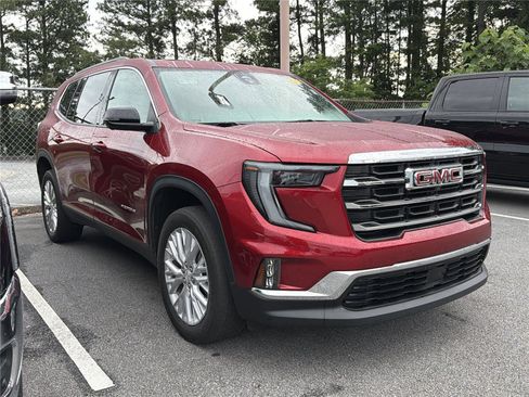 Used 2024 GMC Acadia Elevation w/ Luxury Package FWD image 3