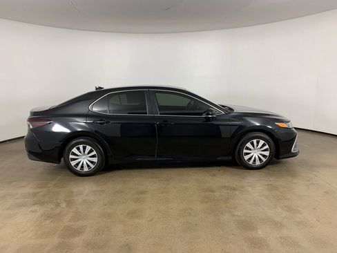 Used 2022 Toyota Camry LE FWD image 7