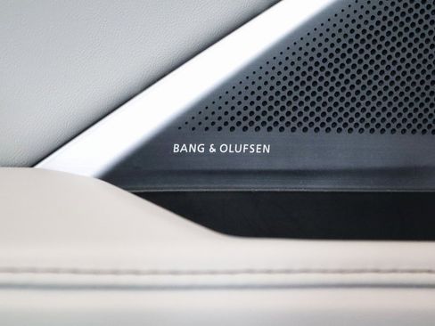 Certified 2025 Acura MDX w/ Technology Package image 14