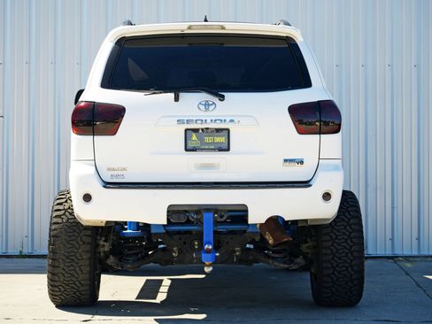 Used 2016 Toyota Sequoia SR5 image 9