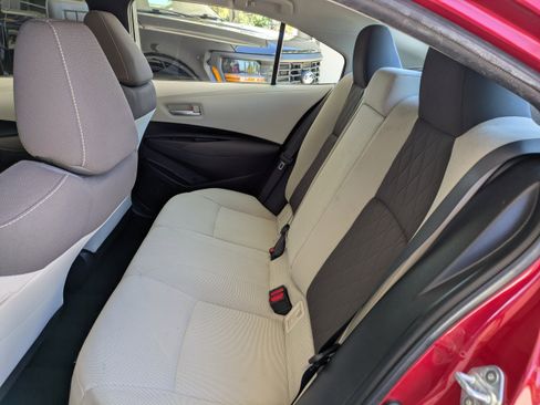 Used 2020 Toyota Corolla LE FWD image 17