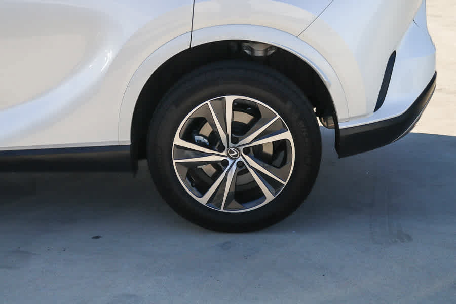 Used 2024 Lexus RX 350 FWD w/ Technology Package image 12