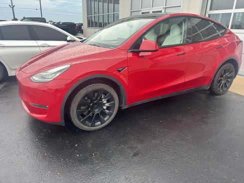Used 2023 Tesla Model Y Long Range AWD/4WD image 9