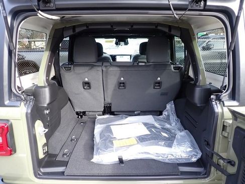 New 2026 Jeep Wrangler Unlimited Rubicon image 7