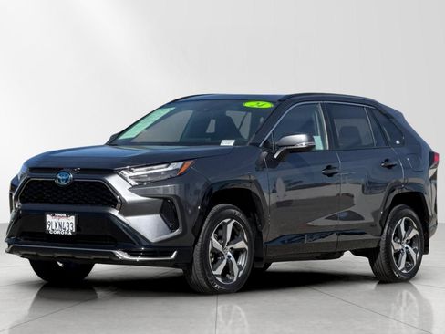 Used 2024 Toyota RAV4 SE w/ Weather & Moonroof Package image 8