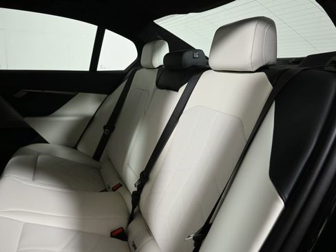 New 2026 BMW 550e xDrive w/ Premium Package image 4