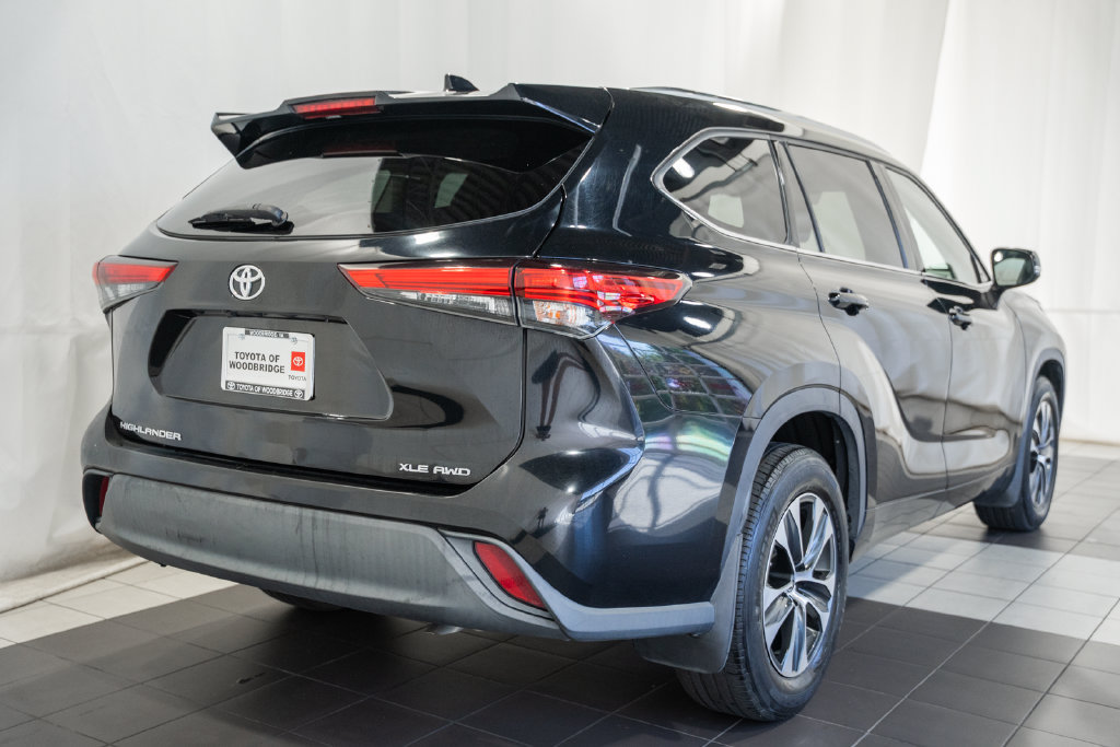 Used 2020 Toyota Highlander XLE AWD/4WD image 4