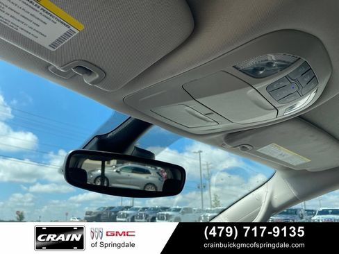 Used 2024 Chrysler Pacifica Touring-L FWD image 21