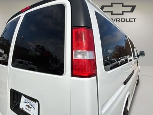 Used 2024 Chevrolet Express 3500 LT w/ LT Preferred Equipment Group image 33