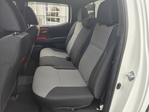 Certified 2021 Toyota Tacoma TRD Off-Road image 15