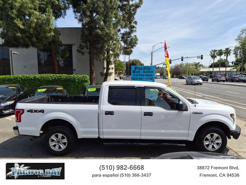 Used 2015 Ford F150 XLT w/ Trailer Tow Package image 8