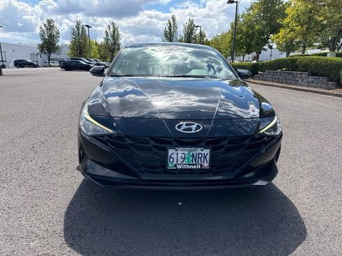 Used 2022 Hyundai Elantra Blue FWD image 2