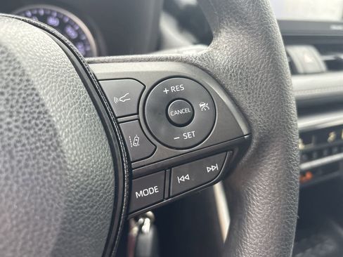 Used 2021 Toyota RAV4 LE image 27