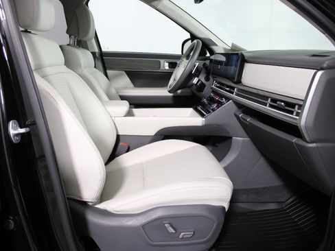 Used 2025 Hyundai Santa Fe Calligraphy FWD image 33