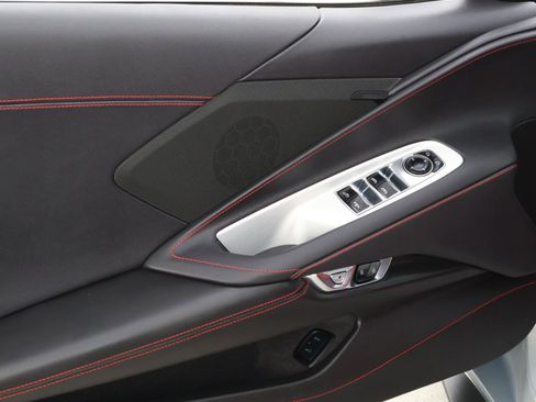 Used 2021 Chevrolet Corvette Stingray Convertible w/ Z51 Performance Package image 16