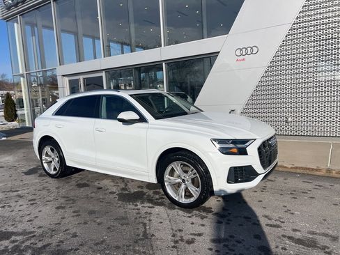 Used 2022 Audi Q8 Premium image 9