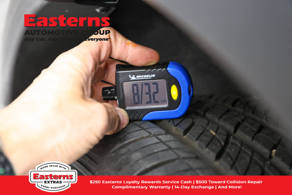 Used 2024 Nissan Pathfinder SV AWD/4WD image 32