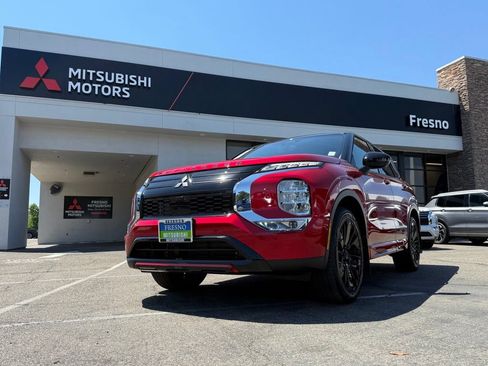 New 2026 Mitsubishi Outlander AWD image 1