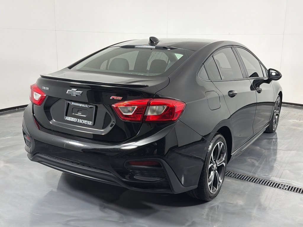 Used 2019 Chevrolet Cruze LT w/ RS Package FWD image 5